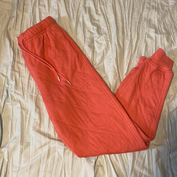 Old Navy Pants - BRAND NEW SWEATS SIZE XS